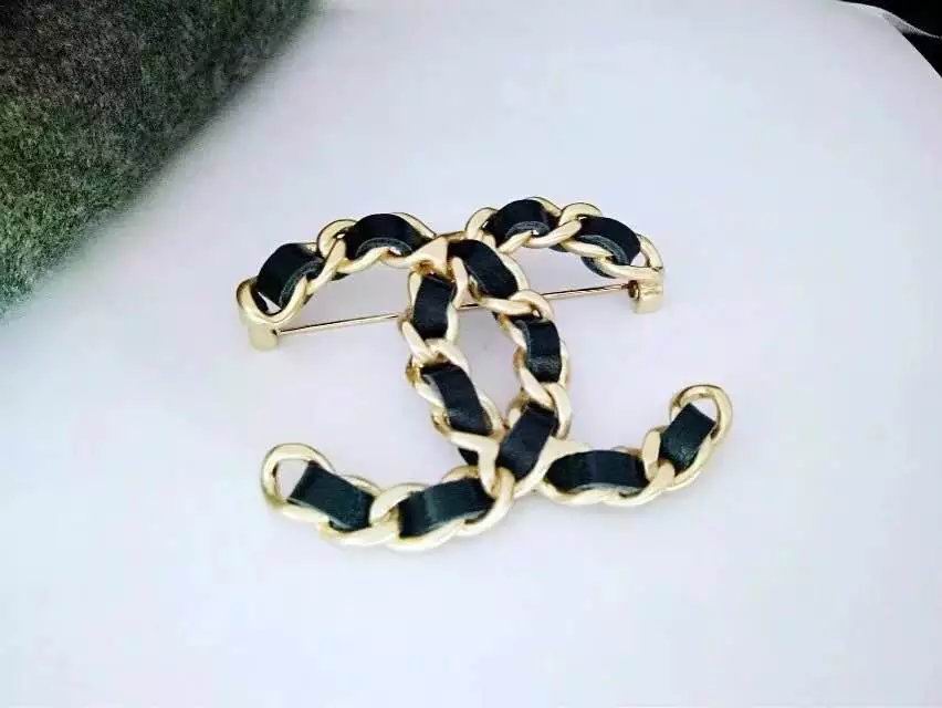 Wholesale Fashion Replica Brooch for women-314