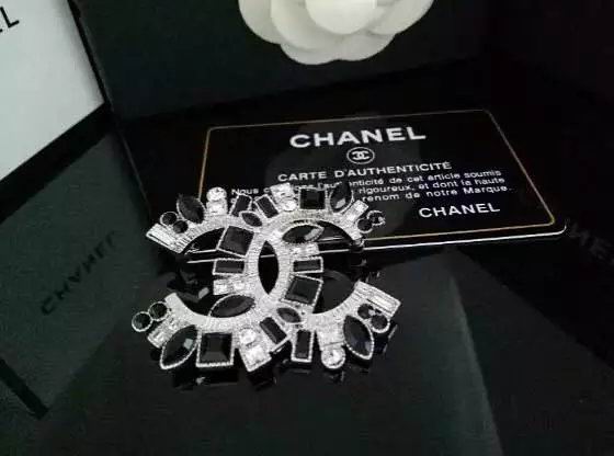 Wholesale Fashion Replica Brooch for women-334