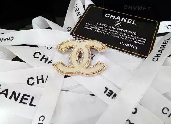 Wholesale Fashion Replica Brooch for women-336