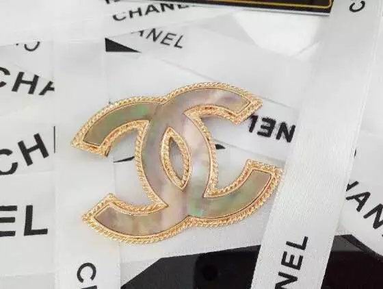 Wholesale Fashion Replica Brooch for women-338