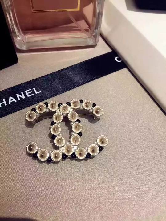 Wholesale Fashion Replica Brooch for women-339