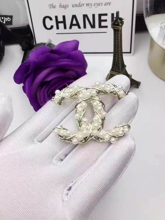 Wholesale Fashion Replica Brooch for women-341