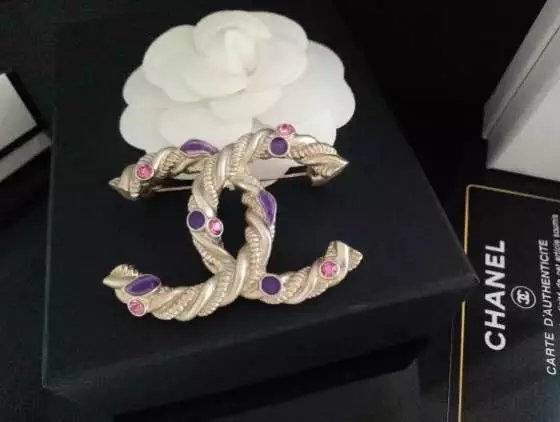 Wholesale Fashion Replica Brooch for women-342