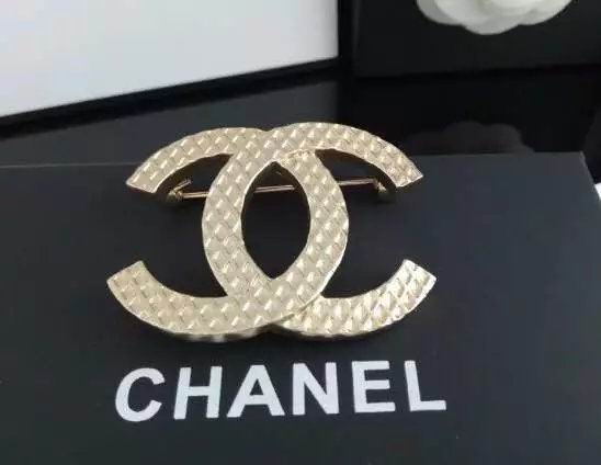 Wholesale Fashion Replica Brooch for women-344