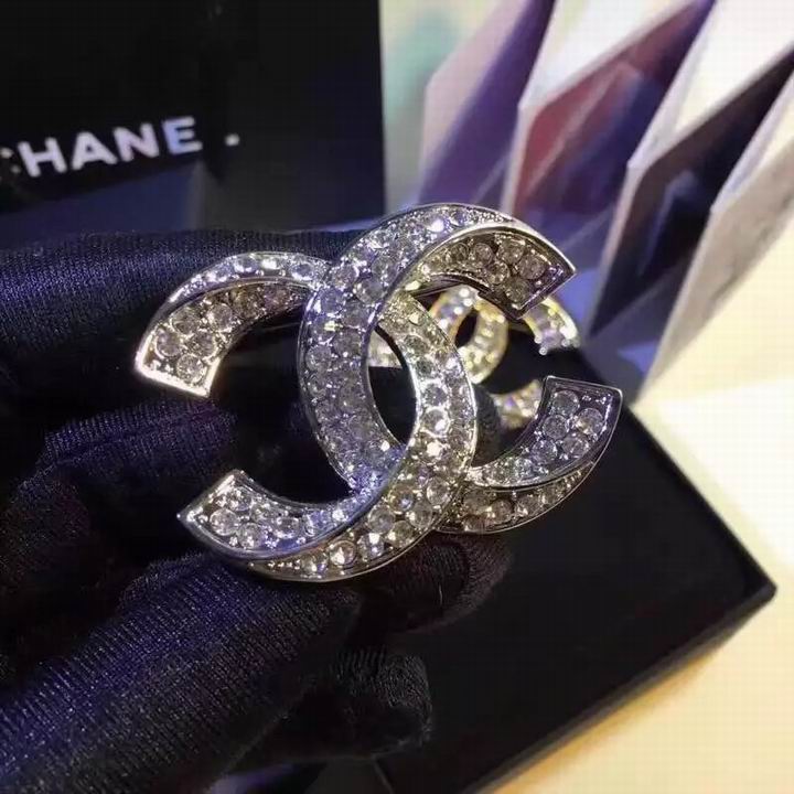 Wholesale Fashion Replica Brooch for women-349