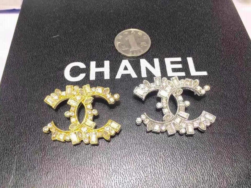 Wholesale Fashion Replica Brooch for women-357