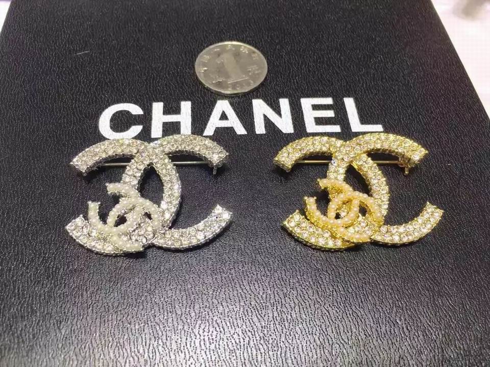 Wholesale Fashion Replica Brooch for women-359