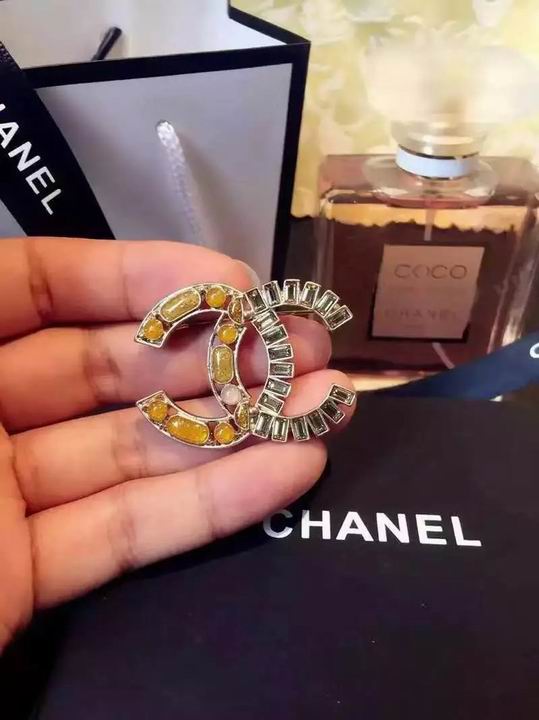 Wholesale Fashion Replica Brooch for women-368