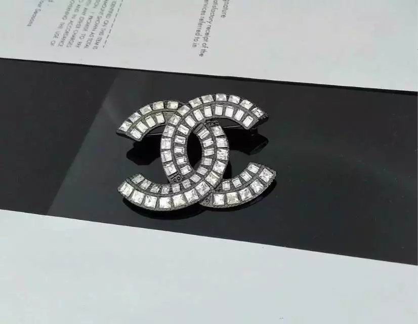 Wholesale Fashion Replica Brooch for women-375