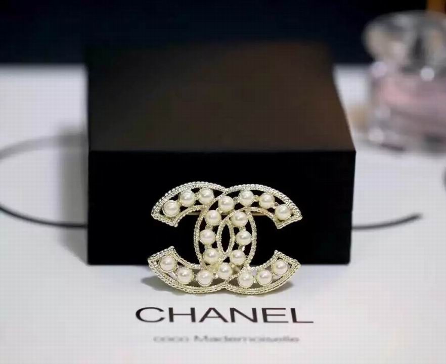 Wholesale Fashion Replica Brooch for women-383