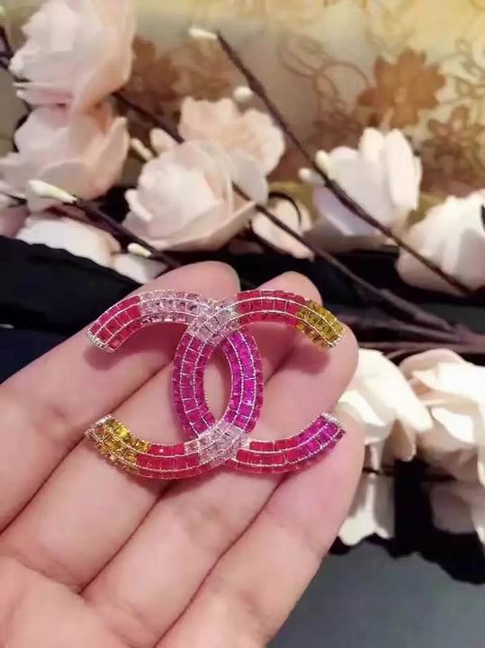 Wholesale Fashion Replica Brooch for women-384