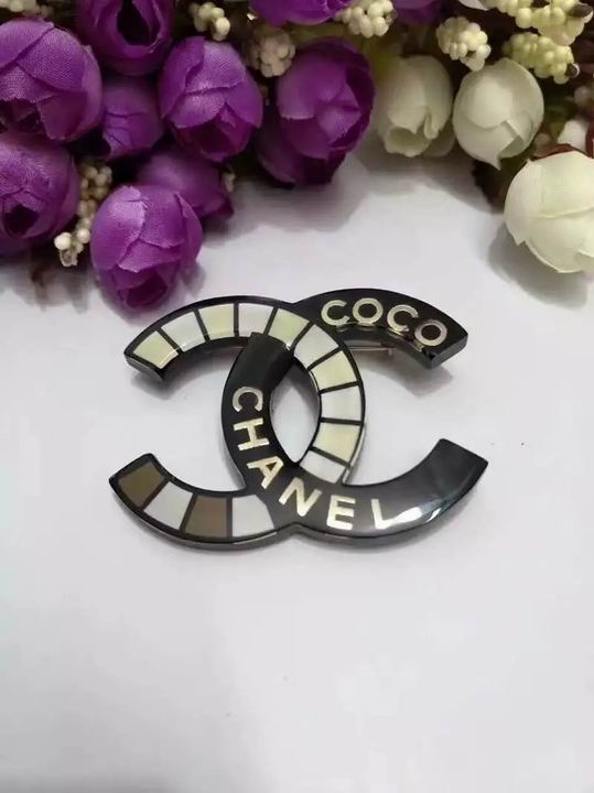 Wholesale Fashion Replica Brooch for women-385