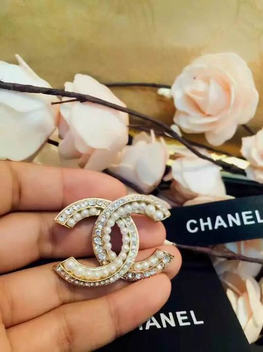 Wholesale Fashion Replica Pins & brooches for women-391