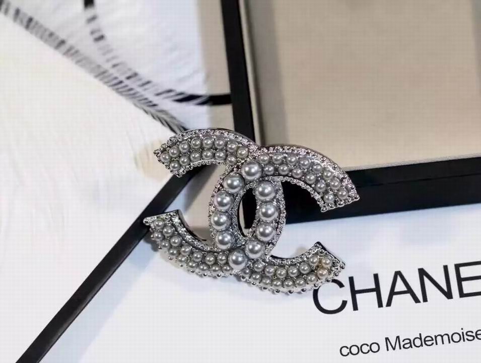 Wholesale Fashion Replica Pins & brooches for women-396