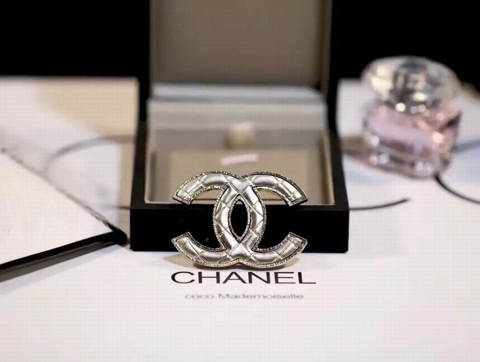 Wholesale Fashion Replica Pins & brooches for women-400