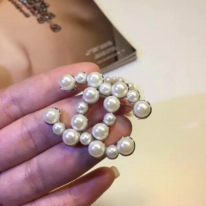 Wholesale Fashion Replica Pins & brooches for women-403