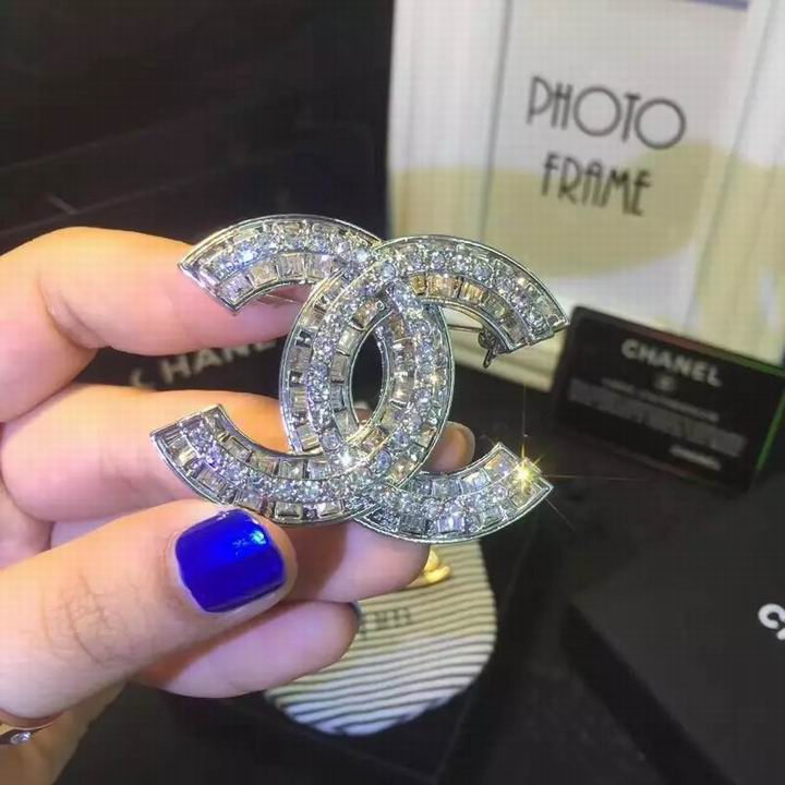 Wholesale Fashion Replica Pins & brooches for women-411