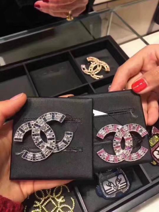 Wholesale Fashion Replica Pins & brooches for women-424