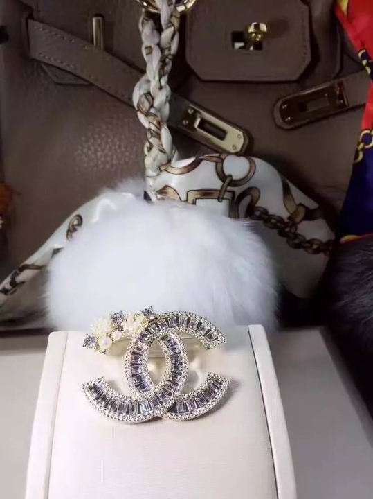 Wholesale Fashion Replica Pins & brooches for women-452