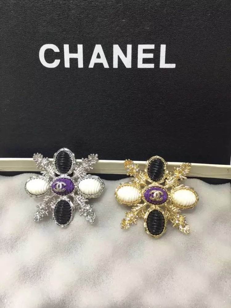 Wholesale Replica Designer Brooches & Pins-570