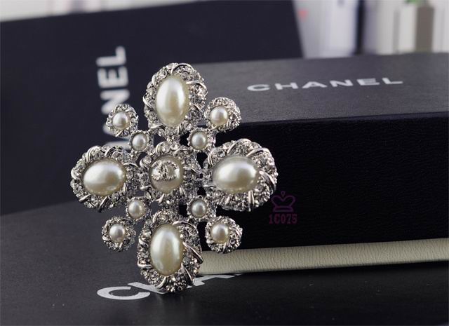 Wholesale Replica Designer Brooches & Pins-634