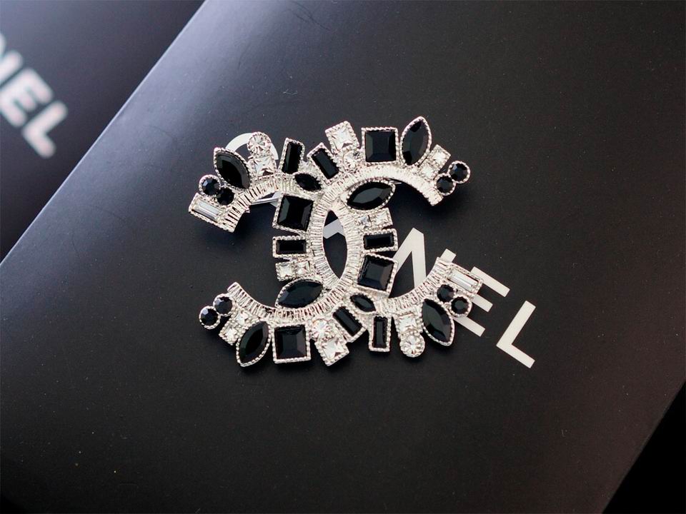 Wholesale Replica Designer Brooches & Pins-657