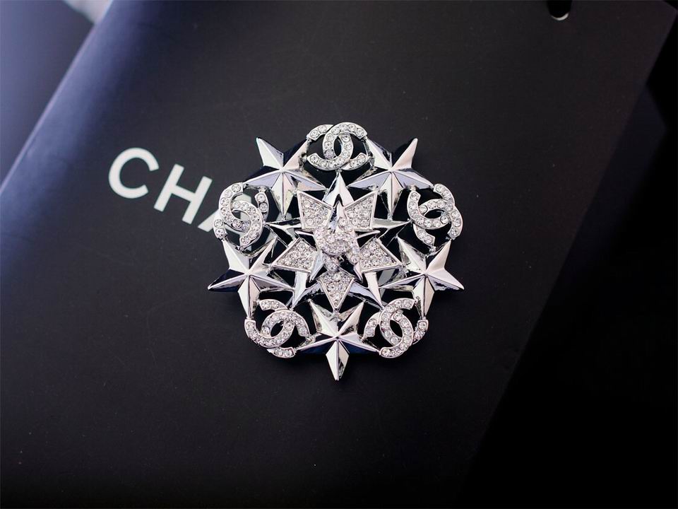 Wholesale Replica Designer Brooches & Pins-676