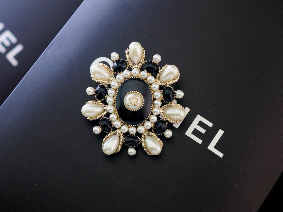 Wholesale Replica Designer Brooches & Pins-679