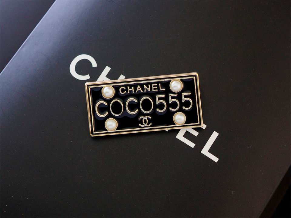 Wholesale Replica Designer Brooches & Pins-682