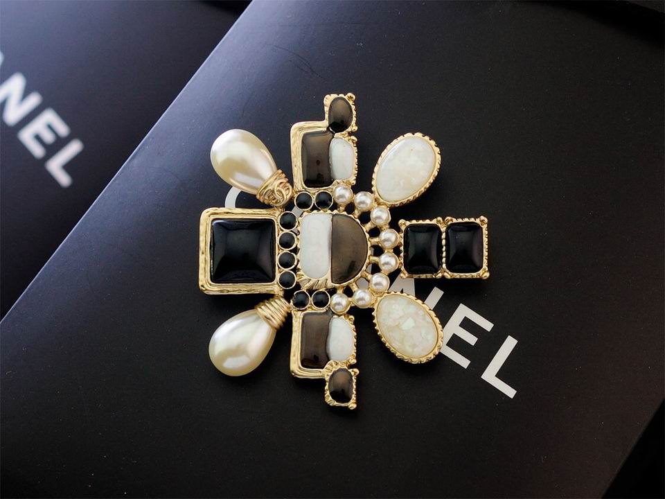 Wholesale Replica Designer Brooches & Pins-684