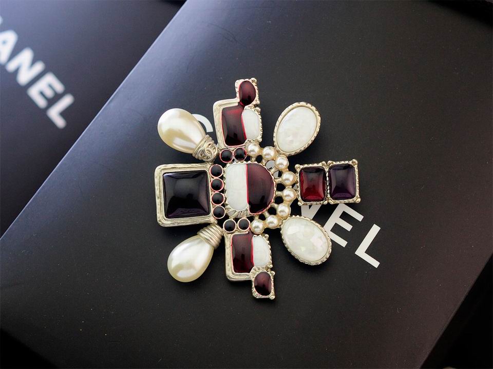 Wholesale Replica Designer Brooches & Pins-685
