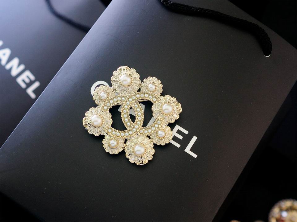 Wholesale Replica Designer Brooches & Pins-698