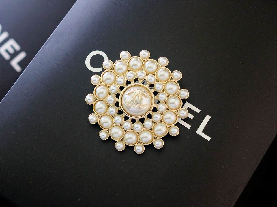 Wholesale Replica Designer Brooches & Pins-702