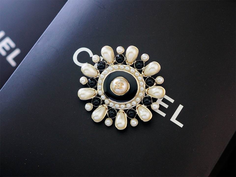 Wholesale Replica Designer Brooches & Pins-704