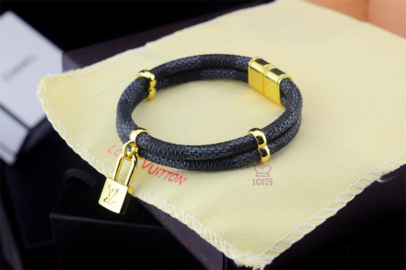 Wholesale Louis Vuitton Replica Bangles Bracelets-001