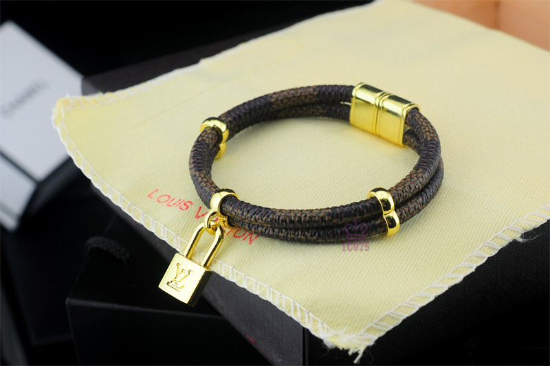 Wholesale Louis Vuitton Replica Bangles Bracelets-002