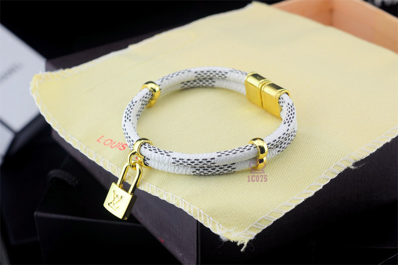 Wholesale Louis Vuitton Replica Bangles Bracelets-003