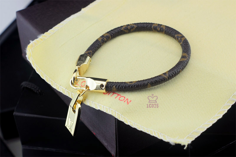 Wholesale Louis Vuitton Replica Bangles Bracelets-011