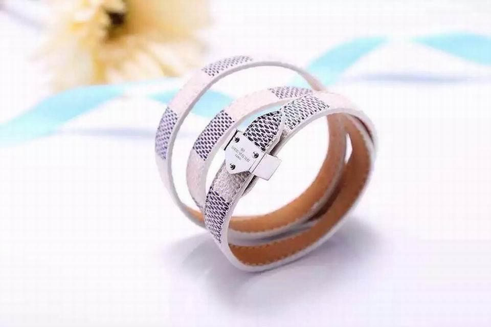 Wholesale Louis Vuitton Replica Bangles Bracelets-045