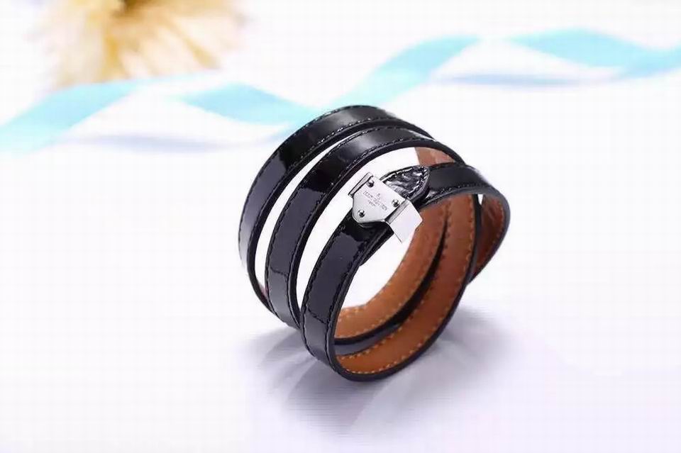 Wholesale Louis Vuitton Replica Bangles Bracelets-051