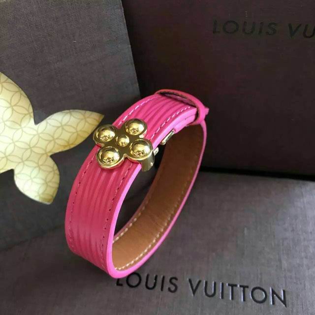 Wholesale Louis Vuitton Replica Bangles Bracelets-101