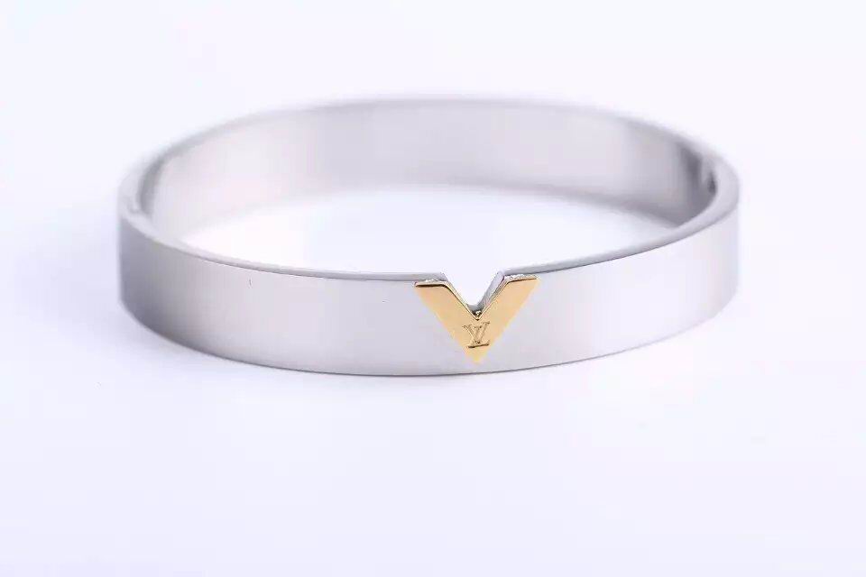 Wholesale Louis Vuitton Replica Bangles Bracelets-104