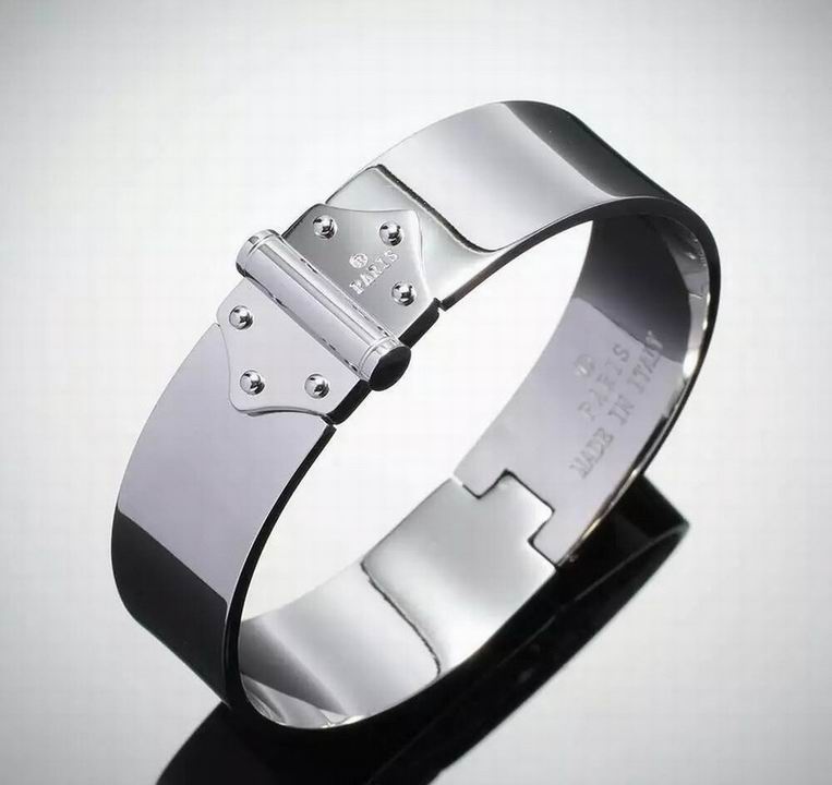 Wholesale Louis Vuitton Replica Bangles Bracelets-105
