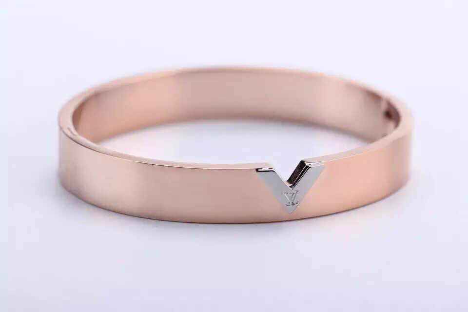 Wholesale Louis Vuitton Replica Bangles Bracelets-110