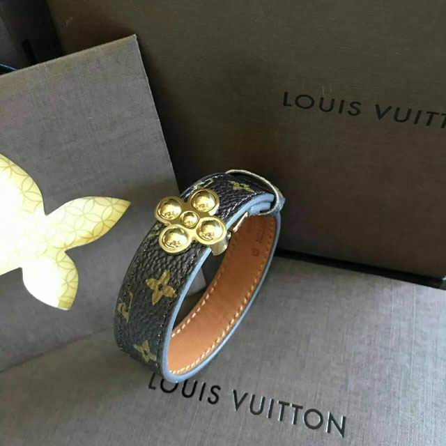 Wholesale Louis Vuitton Replica Bangles Bracelets-118