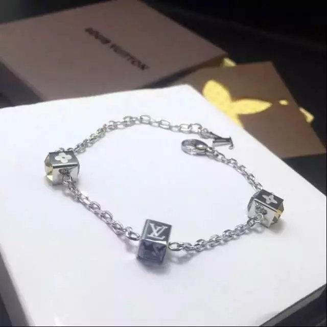 Wholesale Cheap Replica Louis Vuitton Bangles Bracelets-125