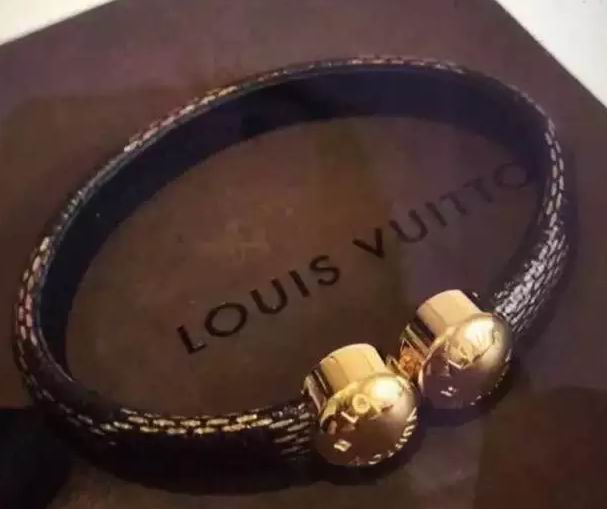 Wholesale Cheap Replica Louis Vuitton Bangles Bracelets-144