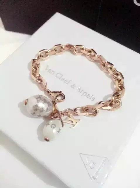 Wholesale Cheap Replica Louis Vuitton Bangles Bracelets-185
