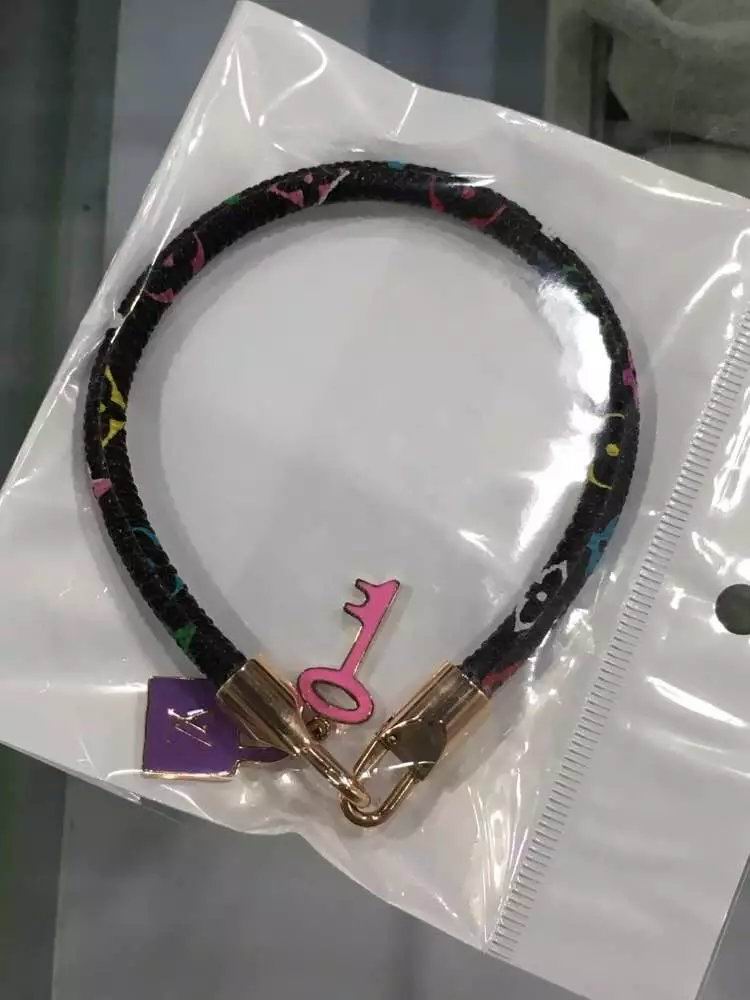 Wholesale Cheap Replica Louis Vuitton Bangles Bracelets-190