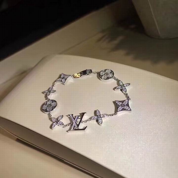 Wholesale Designer Louis Vuitton Replica Bracelets for women-388